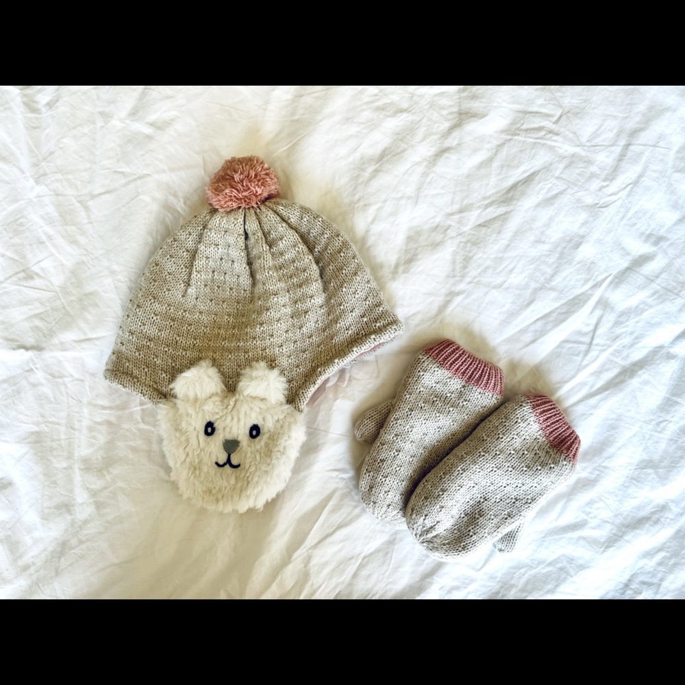 NWOT Mini Boden winter hat and matching mittens